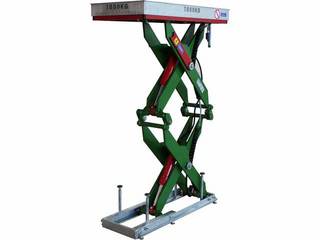 Completely extended double scissor lift table